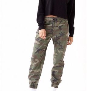 Aritzia TNA Alix pant